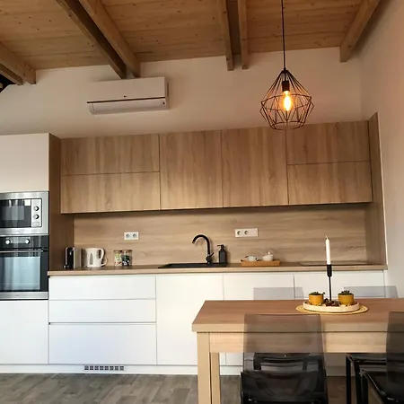 X28 Apartment *
