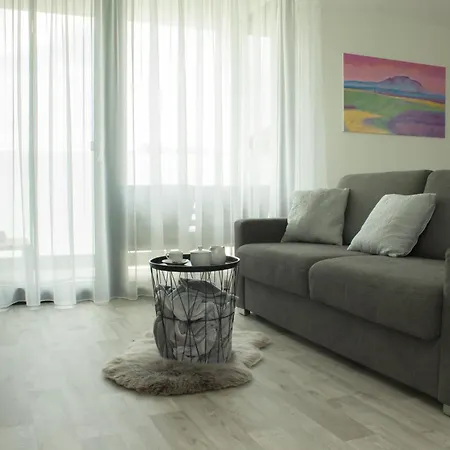 Apartment X28