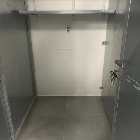 X28 Apartment *