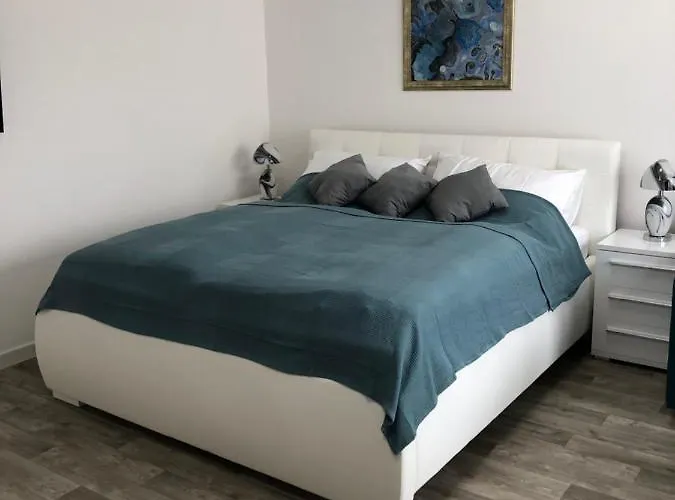 X28 Apartment *