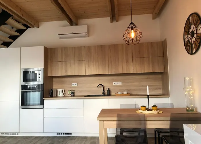 X28 Apartment *
